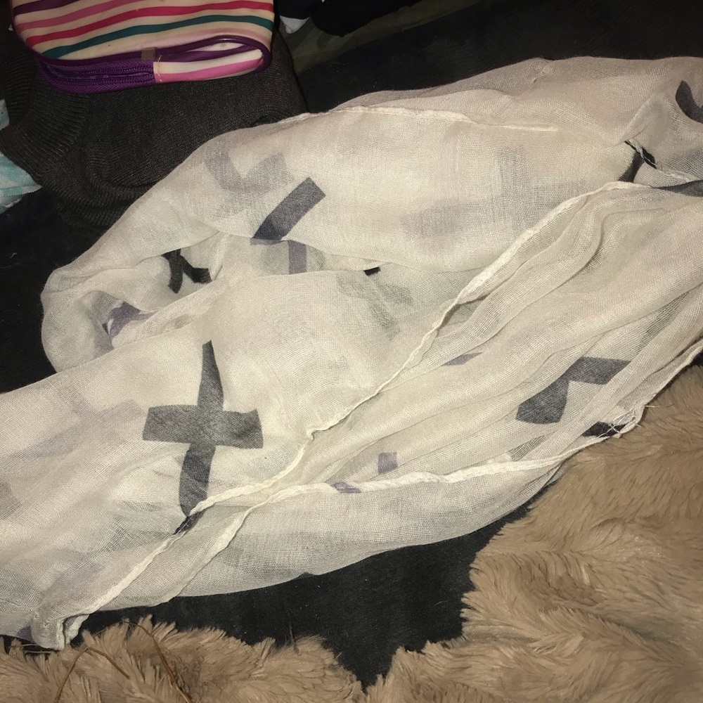 Cross infinity scarf